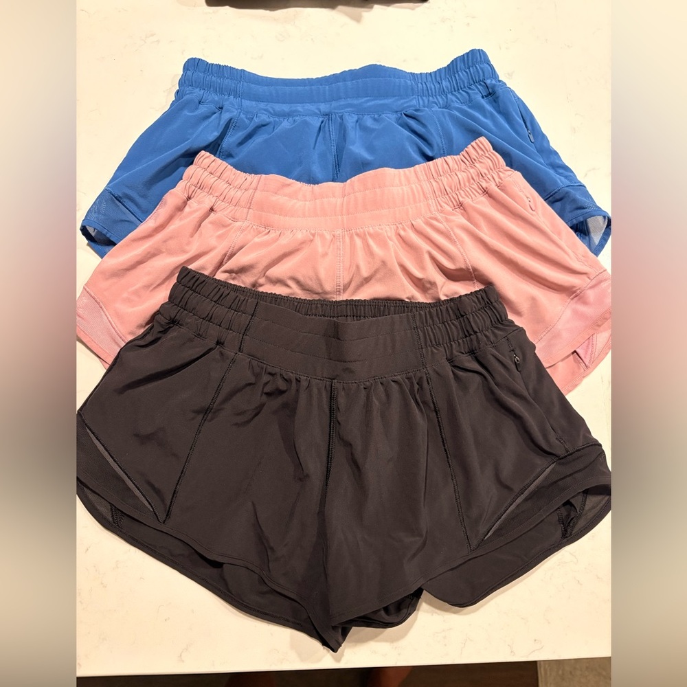 Lululemon hotty hot short 2.5 low rise. Size 6